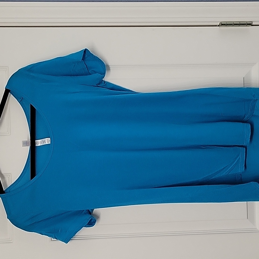 XS Lularoe classic t, bright blue